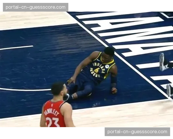 特写：历经跟腱重伤，布里奥娜·琼斯在训练赛中完成首次扣篮