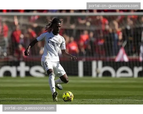 第86分钟卡马文加累计两黄变一红，皇马十人应战命运转折点